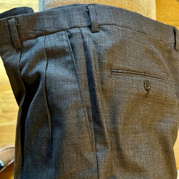 Hart Schaffner Marx Classic Suit Charcoal Grey Cuff/Pleated Pants 44R Drycleaned - Picture 8 of 16